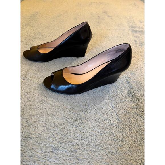 Nine West Size 7 1/2 M Black Shoes Slight Wear - Picture 4 of 6